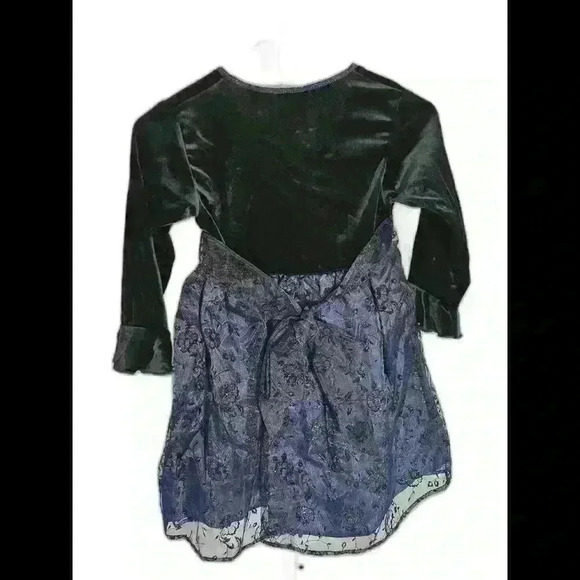 Elegant Girls' Velvet Party Dress with Floral Accents - Picture 2 of 5